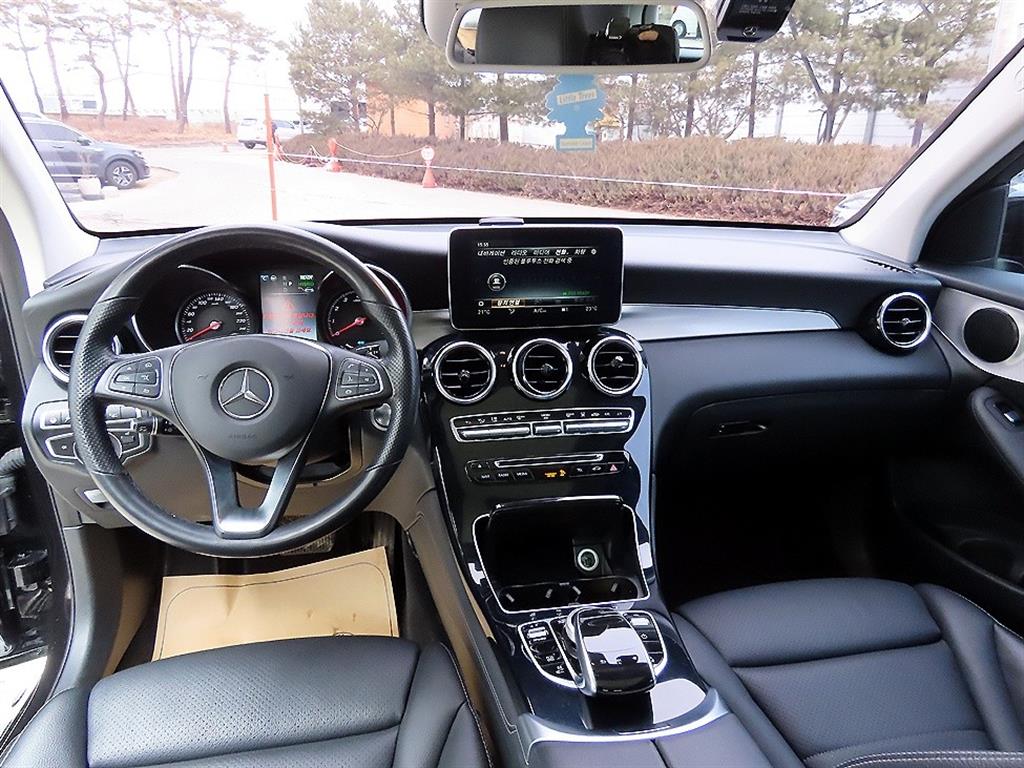 Mercedes Benz GLC Class - Vista 7