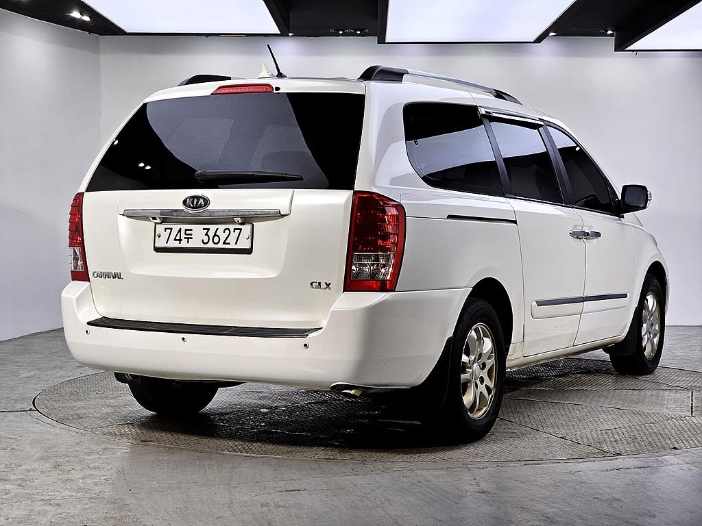 KIA Carnival - Vista 4