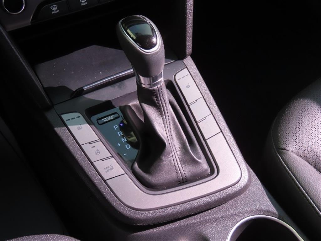 HYUNDAI Avante - Vista 11