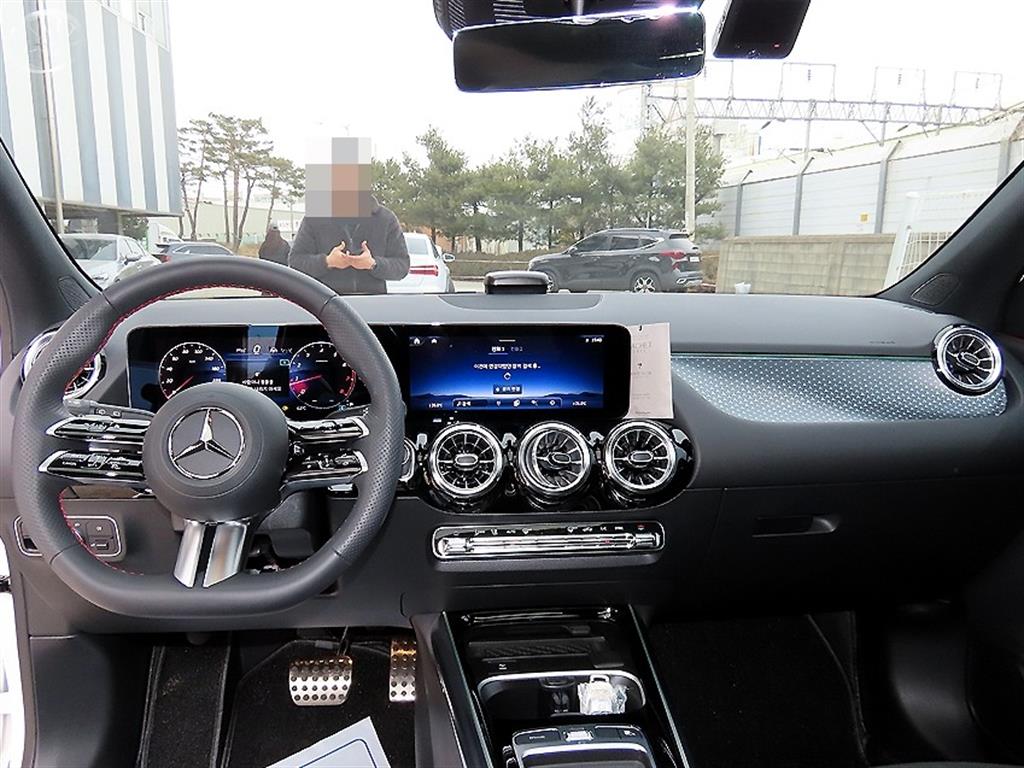 Mercedes Benz GLA Class - Vista 7