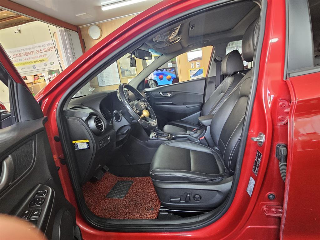 HYUNDAI Kona - Vista 4