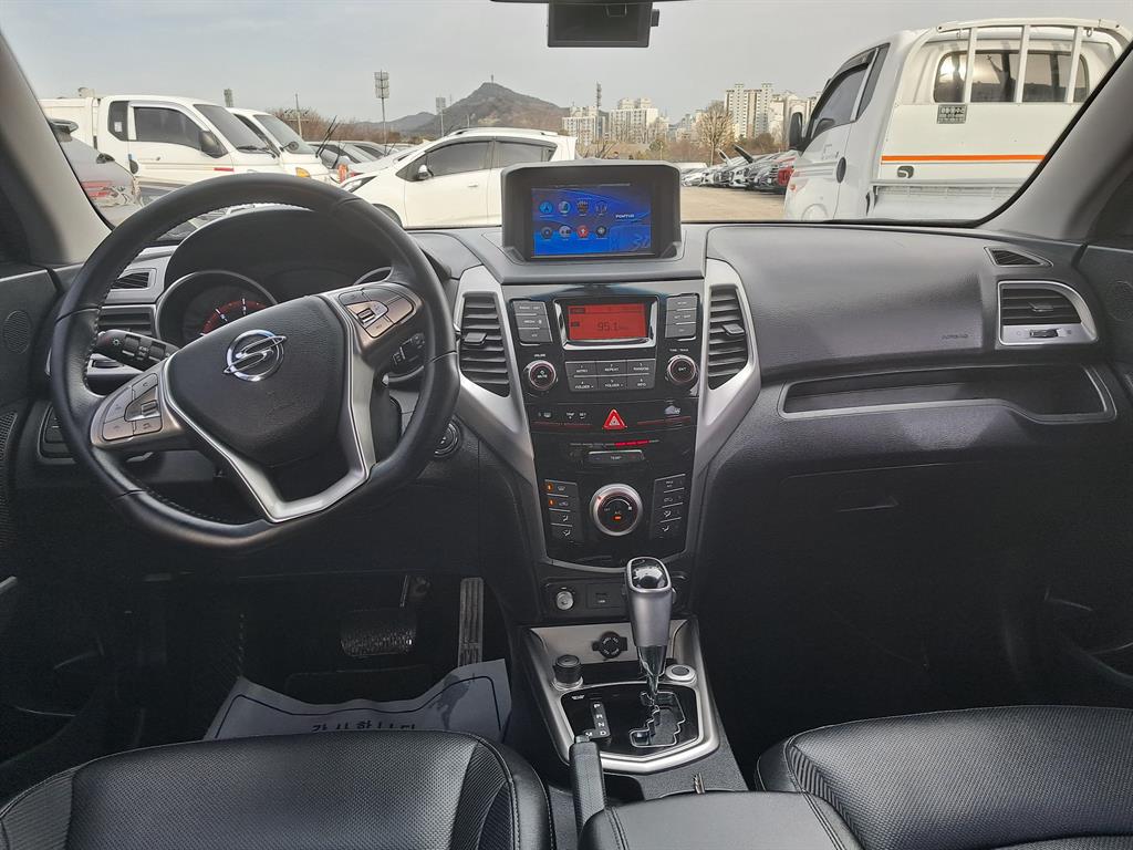 Ssangyong Tivoli - Vista 5