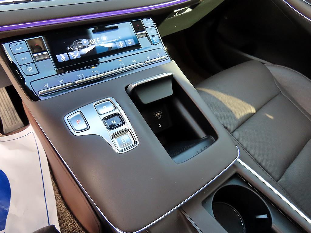 HYUNDAI Grandeur - Vista 10