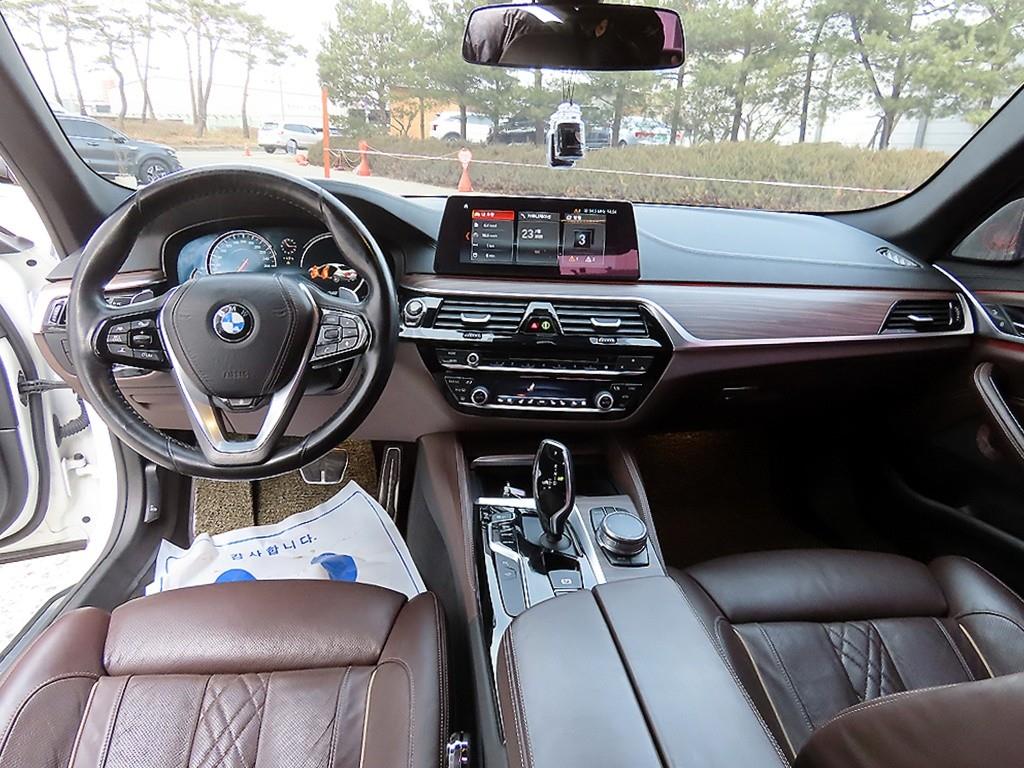 BMW 5 Series - Vista 7