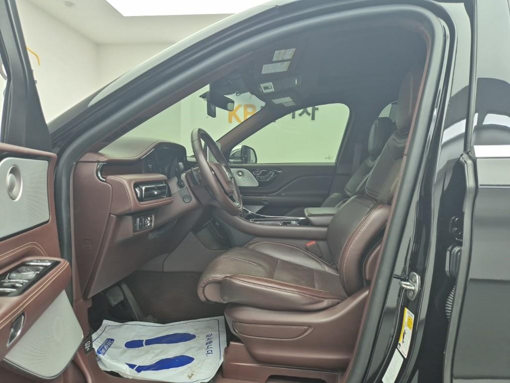 Lincoln Aviator - Vista 11