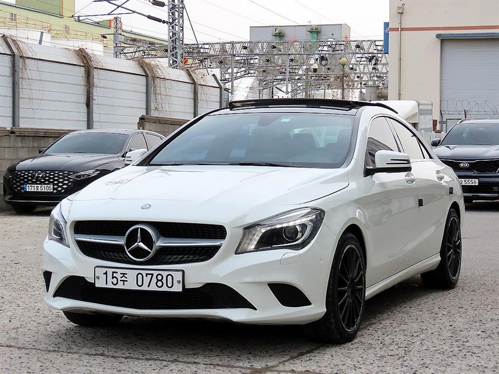Mercedes Benz CLA Class - Vista 2