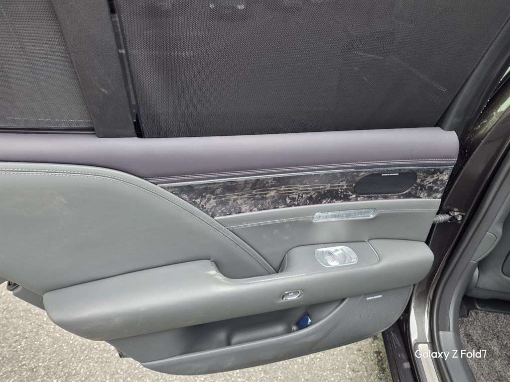 Genesis G90 - Vista 6