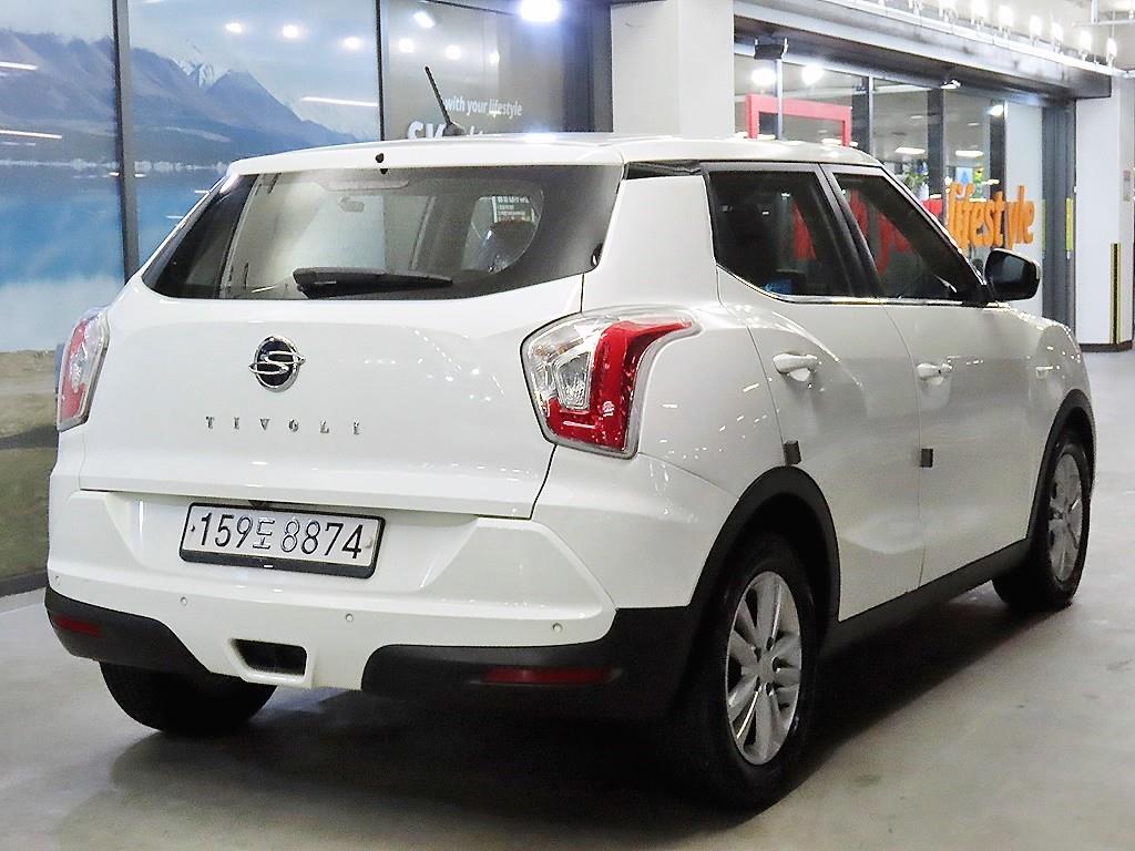 Ssangyong Tivoli - Vista 4