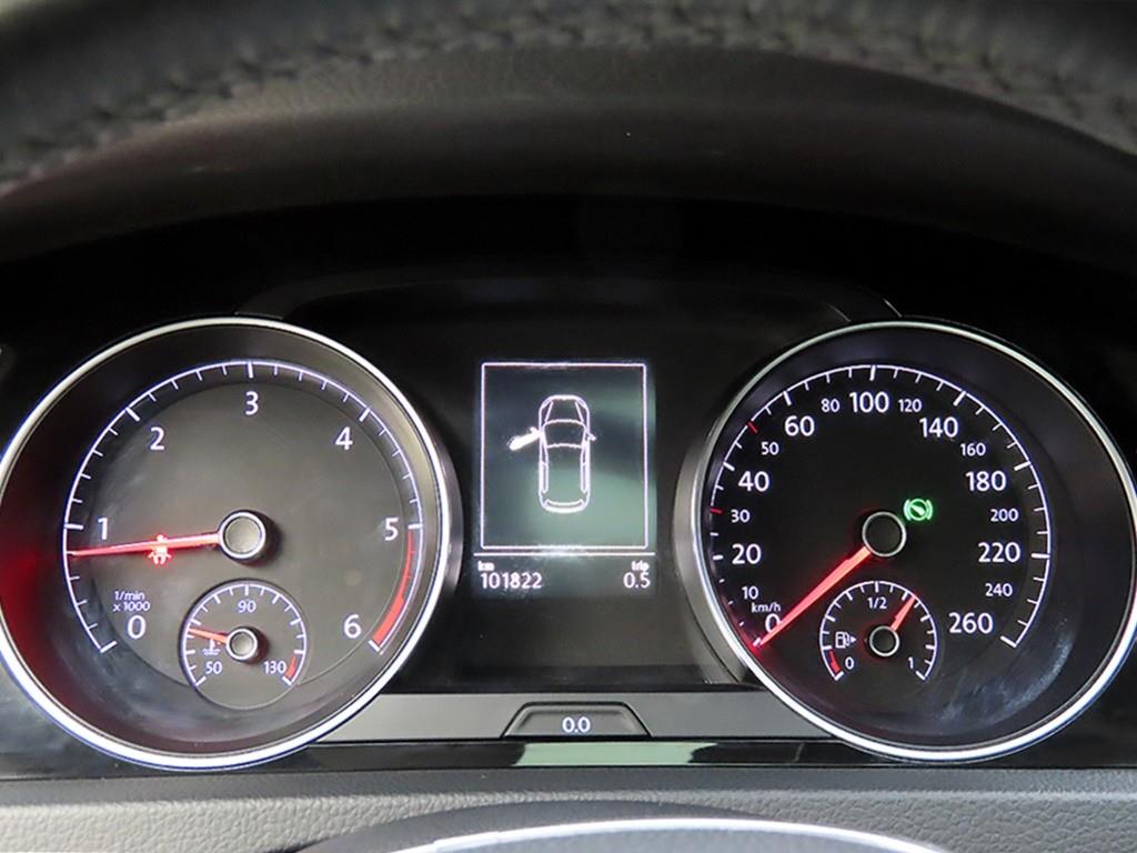 Volkswagen Golf - Vista 8