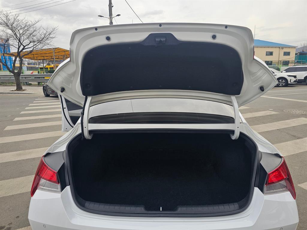 HYUNDAI Avante 2021 Blanco - Importación desde Corea - HF Imports Iquique - Foto 19