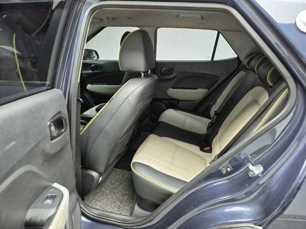 HYUNDAI Venue - Vista 12
