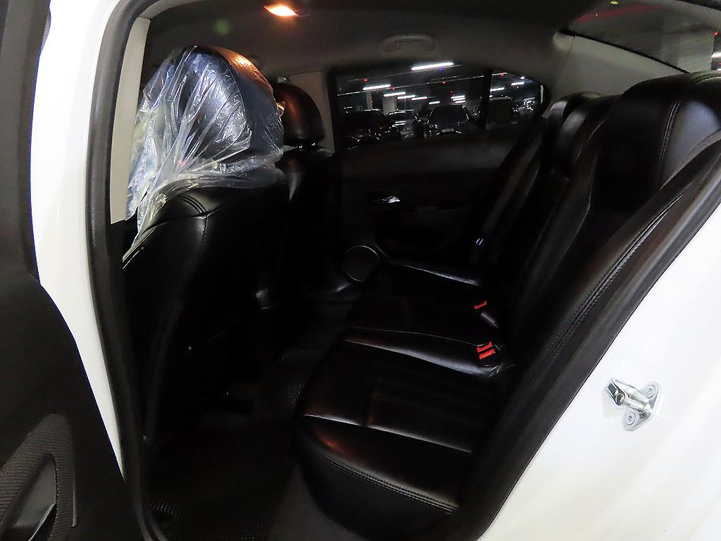 Chevrolet Cruise - Vista 7