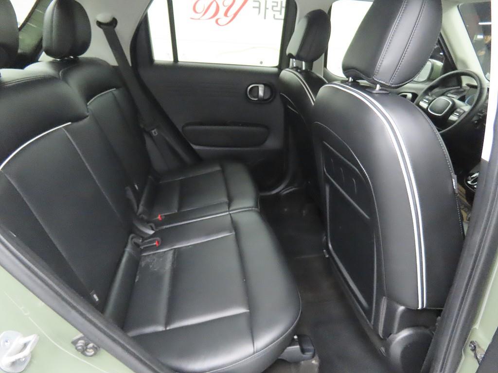 HYUNDAI Casper - Vista 8