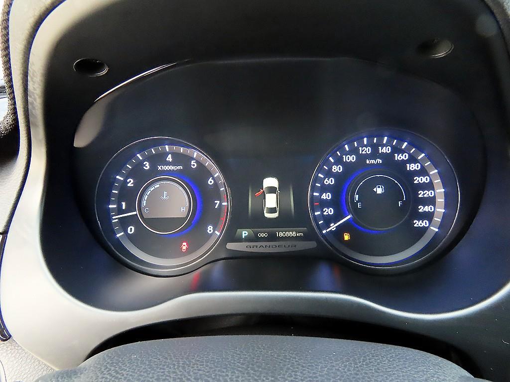 HYUNDAI Grandeur - Vista 9