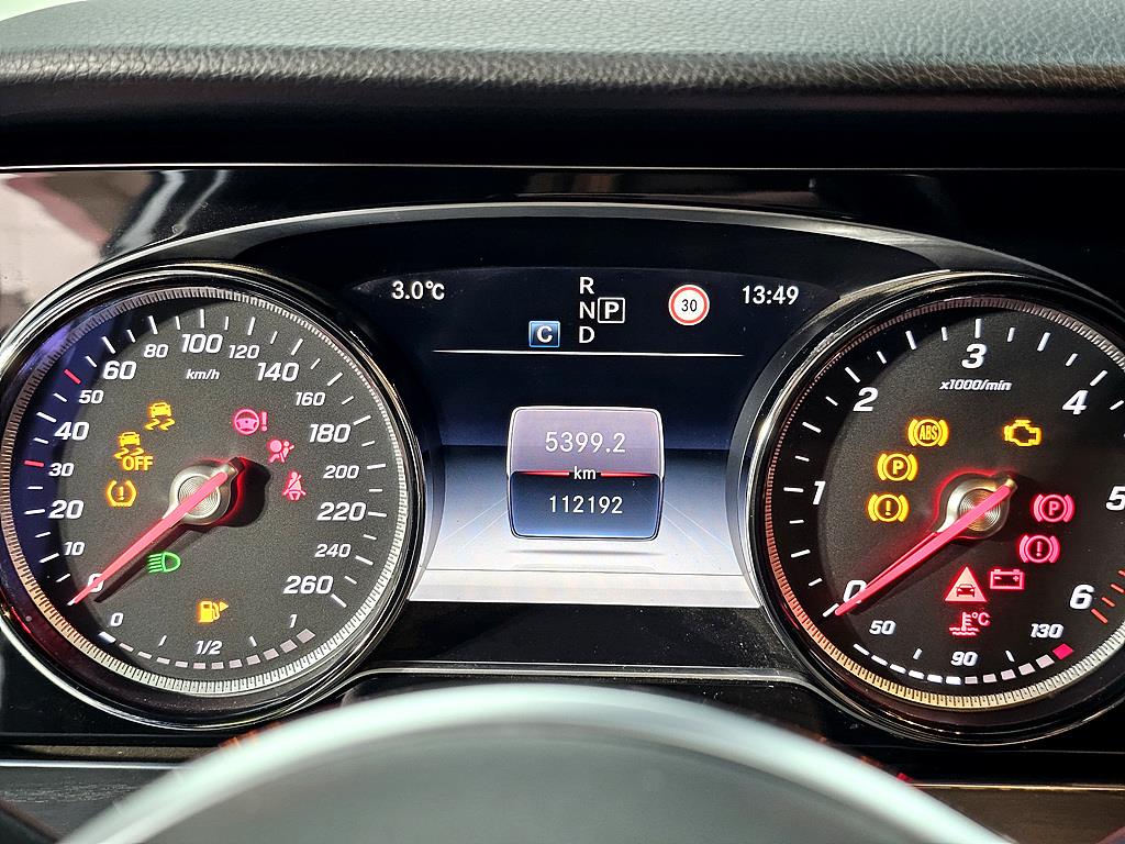 Mercedes Benz E class - Vista 7