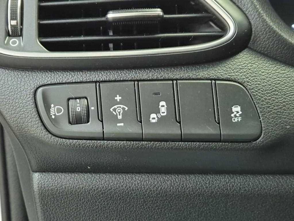 HYUNDAI i30 2018 Blanco - Importación desde Corea - HF Imports Iquique - Foto 17