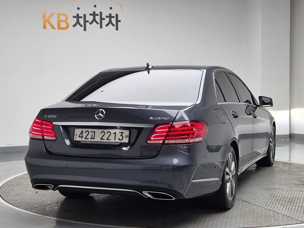 Mercedes Benz E class - Vista 3