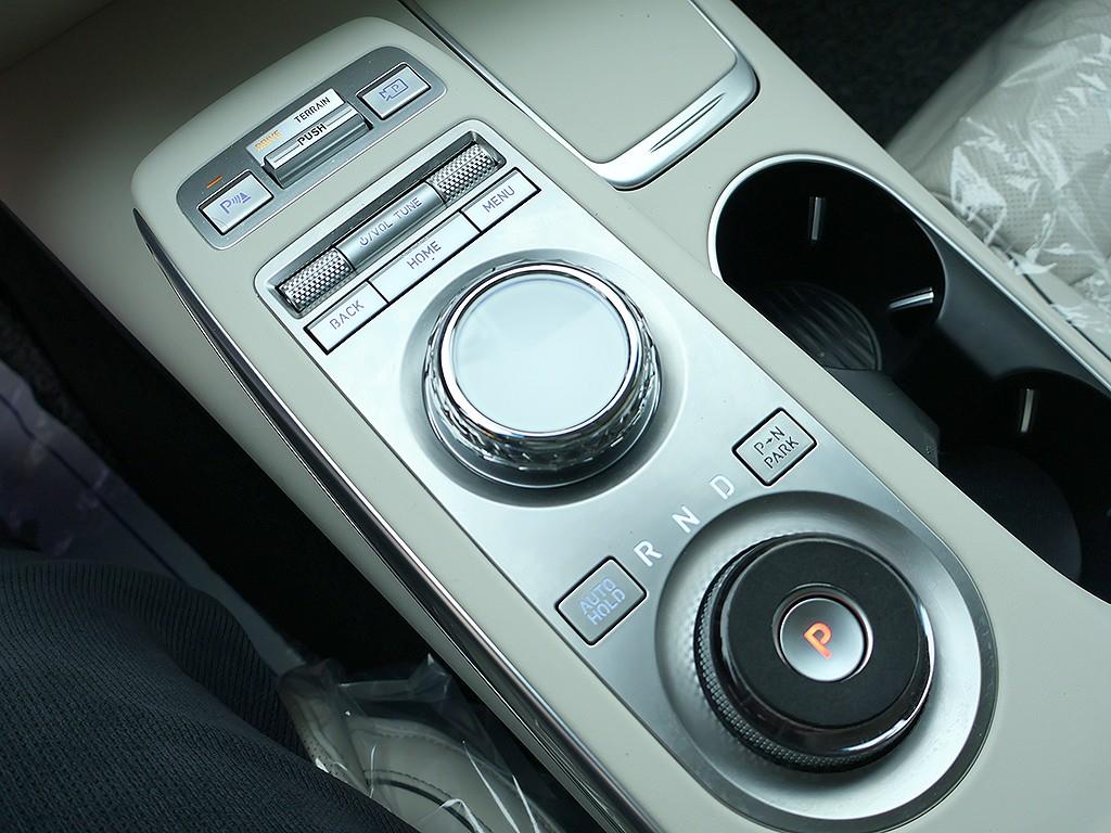 Genesis GV70 2024 Blanco - Importación desde Corea - HF Imports Iquique - Foto 7