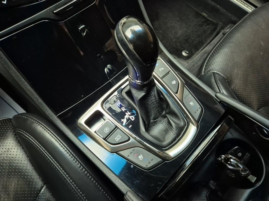 HYUNDAI Grandeur - Vista 12