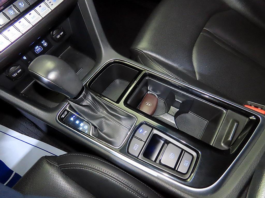 HYUNDAI Sonata - Vista 12