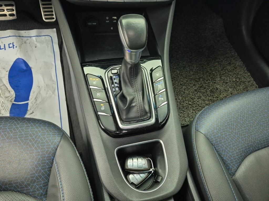 HYUNDAI Ioniq - Vista 8