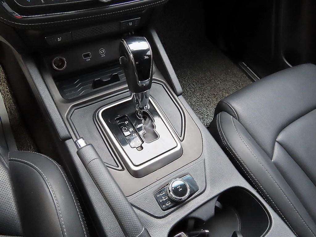 Ssangyong Rexton - Vista 10