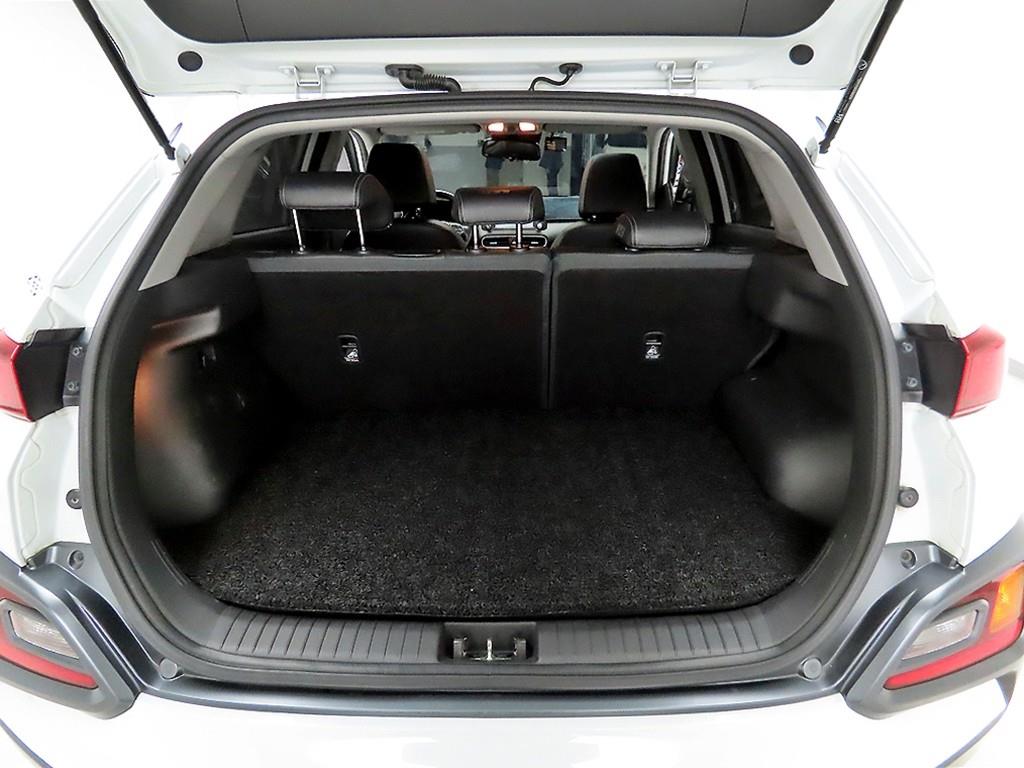 HYUNDAI Kona - Vista 5