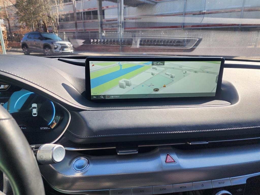 Genesis G80 - Vista 6