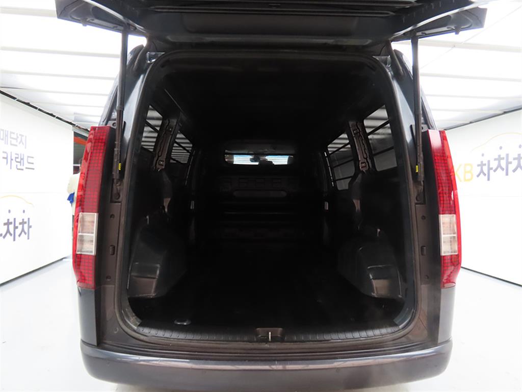 HYUNDAI Staria 2023 Gris - Importación desde Corea - HF Imports Iquique - Foto 18