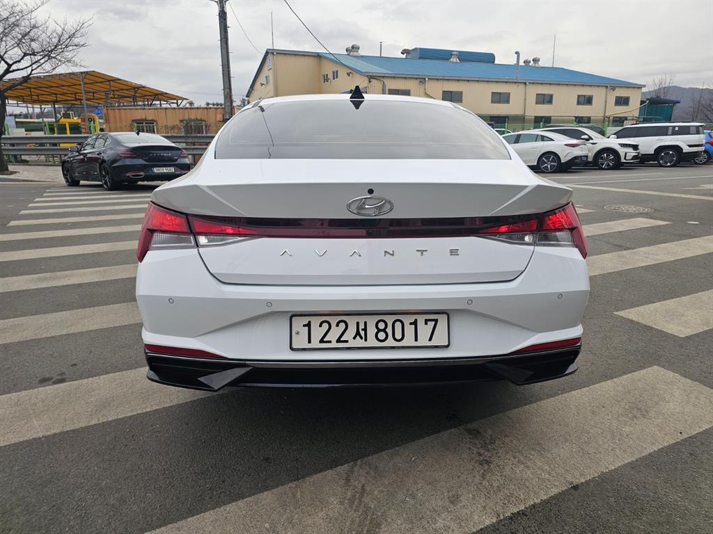 HYUNDAI Avante - Vista 5