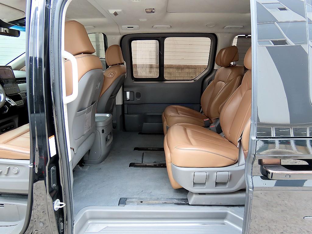 HYUNDAI Staria - Vista 6