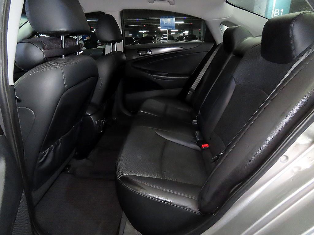 HYUNDAI Sonata - Vista 7