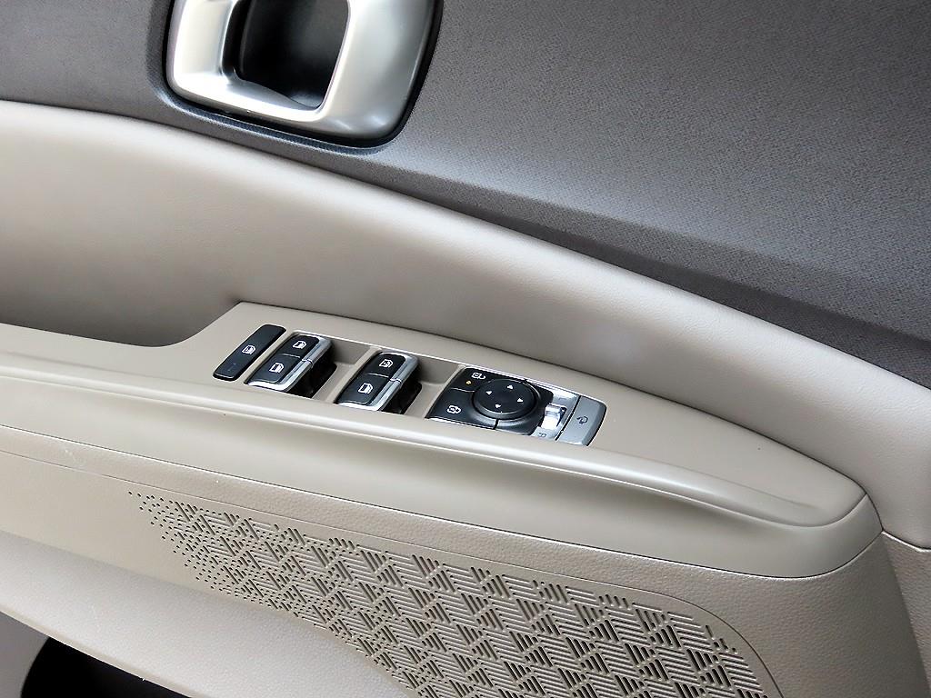 KIA Carnival - Vista 12