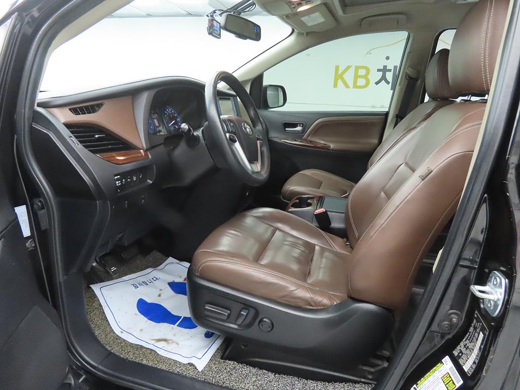 Toyota Siena - Vista 5