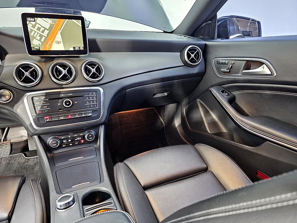 Mercedes Benz CLA Class - Vista 10