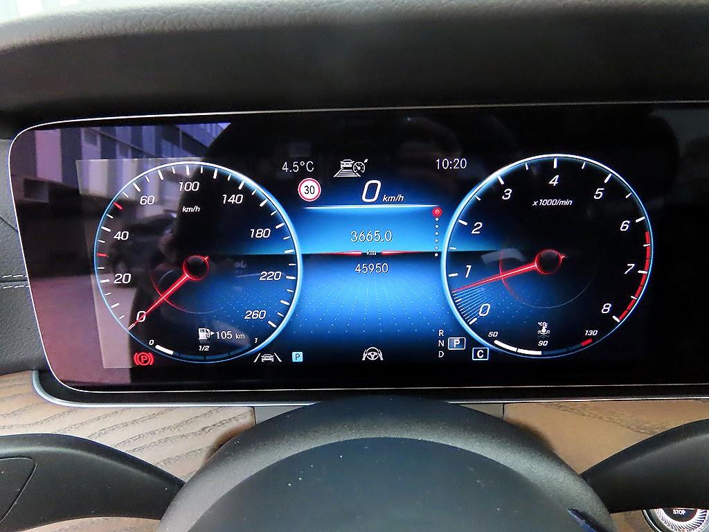 Mercedes Benz E class - Vista 9