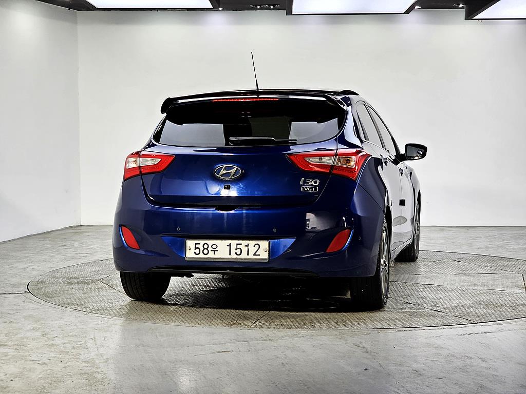 HYUNDAI i30 - Vista 3