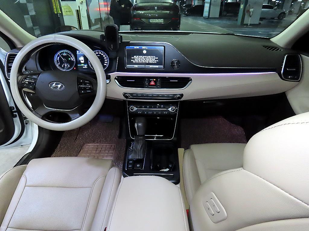 HYUNDAI Grandeur - Vista 10