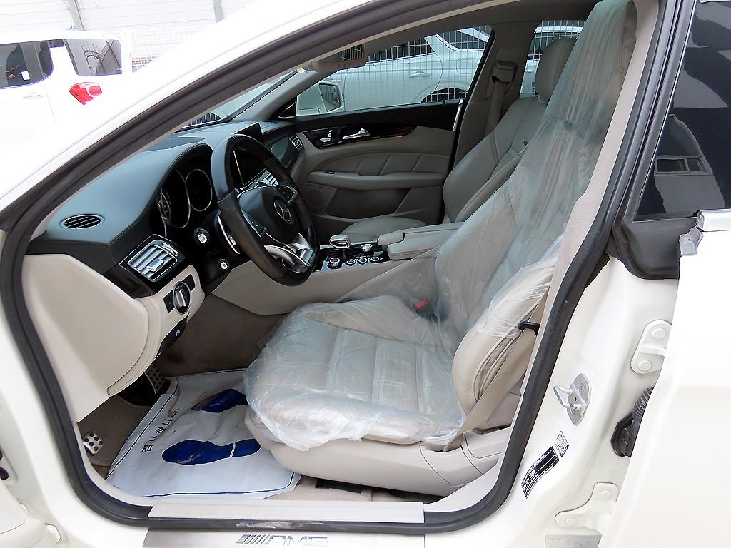 Mercedes Benz CLS Class - Vista 5