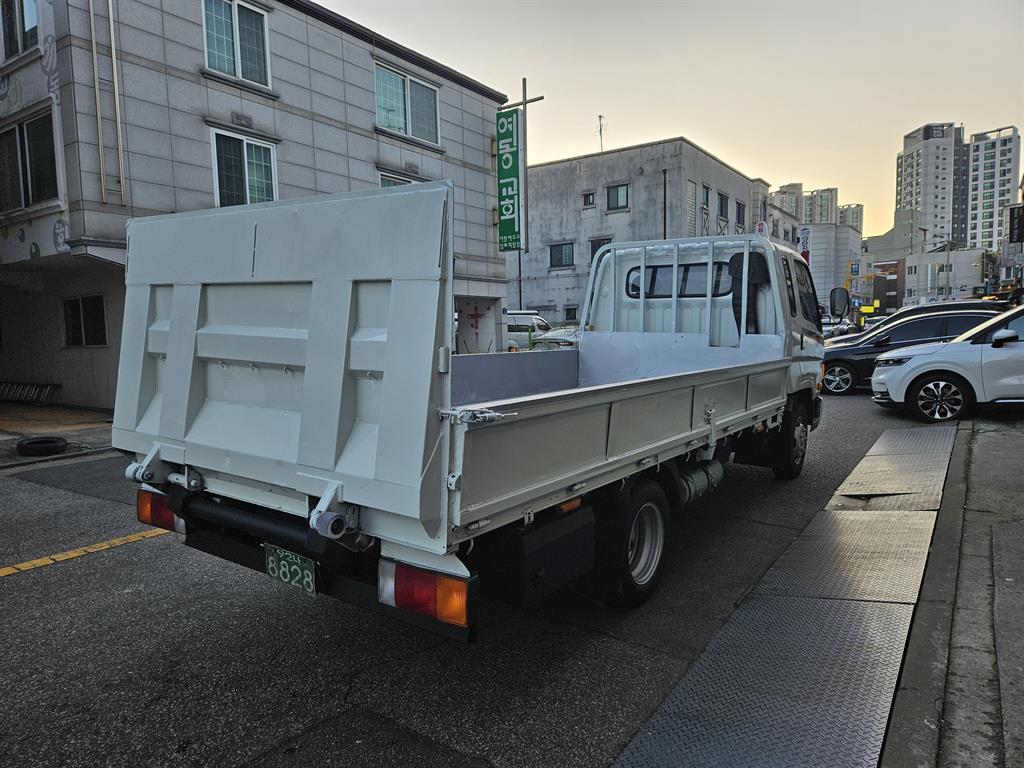 medium and large cargo Cargo 2006 Blanco - Importación desde Corea - HF Imports Iquique - Foto 15