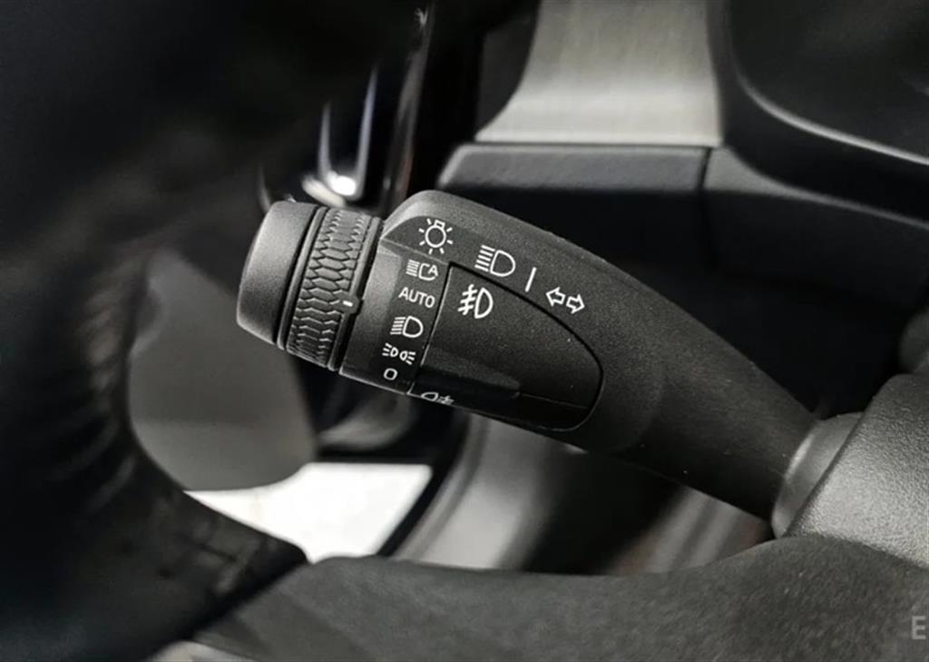 Volvo XC40 2021 Negro - Importación desde Corea - HF Imports Iquique - Foto 18