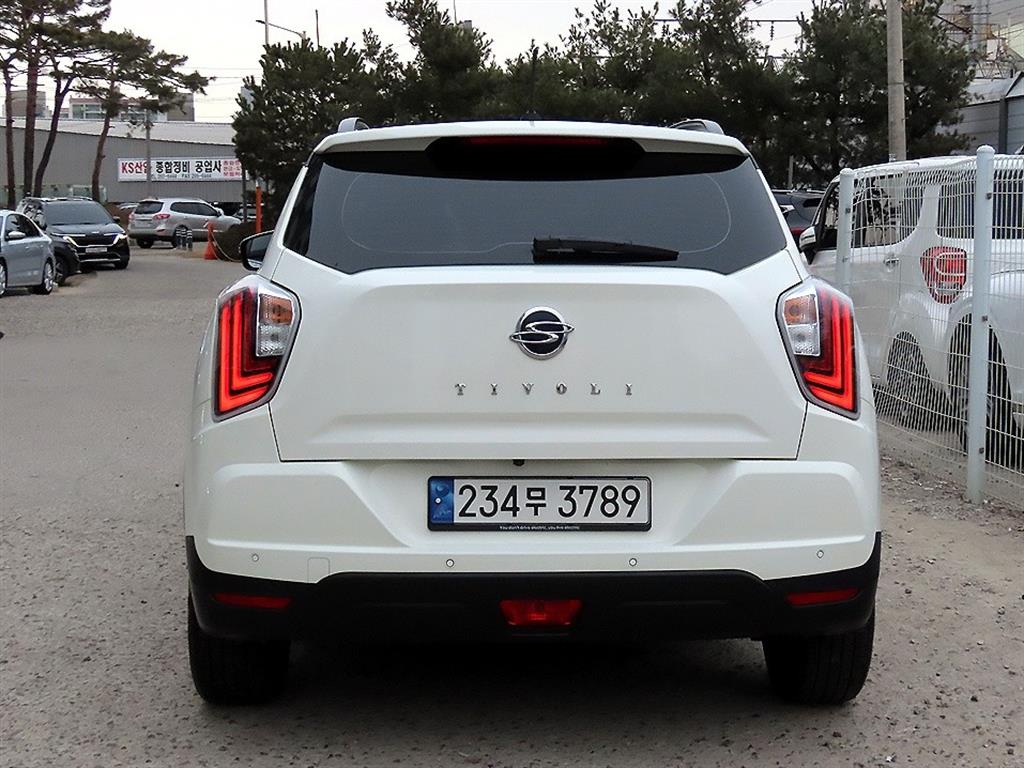 Ssangyong Tivoli - Vista 4