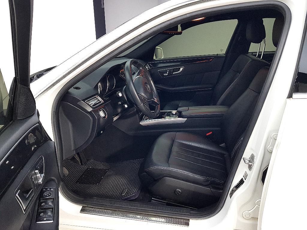 Mercedes Benz E class - Vista 8