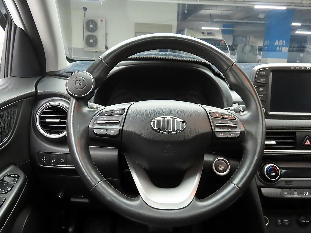 HYUNDAI Kona - Vista 7