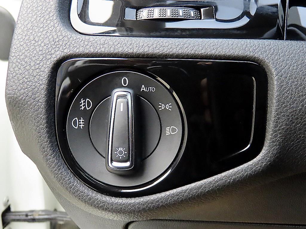 Volkswagen Golf - Vista 12