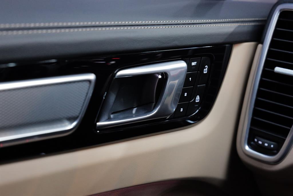 Porsche Cayenne 2023 Negro - Importación desde Corea - HF Imports Iquique - Foto 16