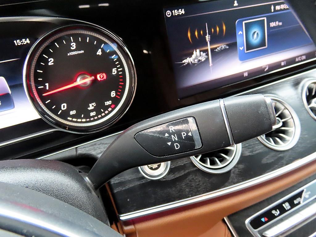 Mercedes Benz E class 2018 Blanco - Importación desde Corea - HF Imports Iquique - Foto 16