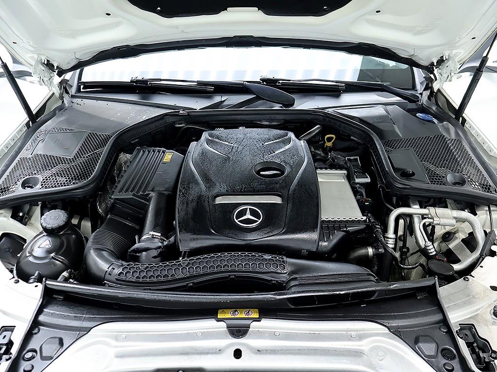 Mercedes Benz C Class 2018 Blanco - Importación desde Corea - HF Imports Iquique - Foto 8