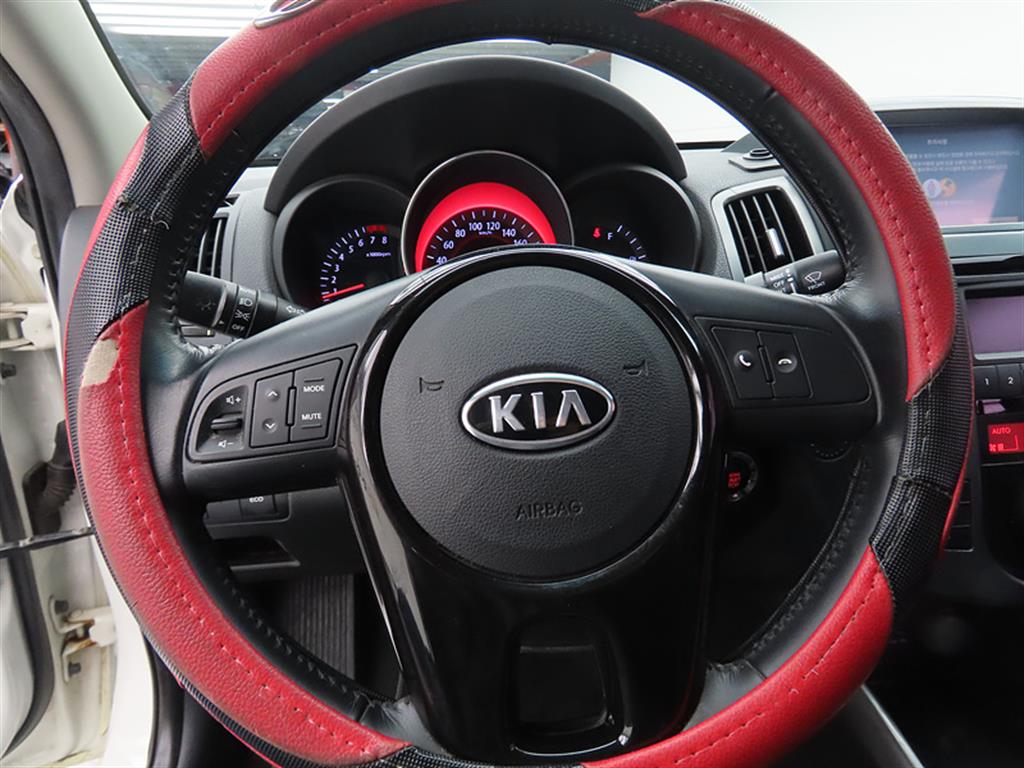 KIA Forte - Vista 8