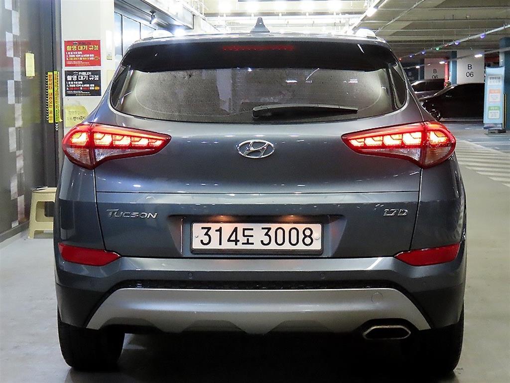 HYUNDAI Tucson - Vista 5